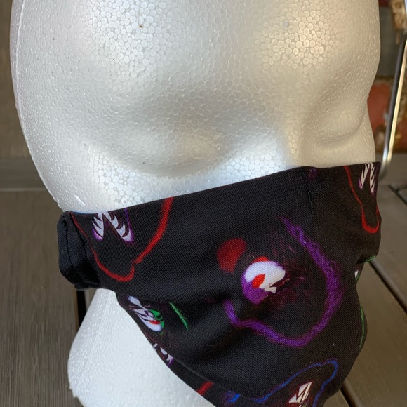 Kiss Face Mask with filter pocket & 3 free filters - Picture 8 of 9